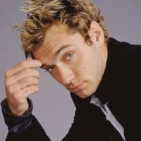 Jude Law Jomblo Lagi